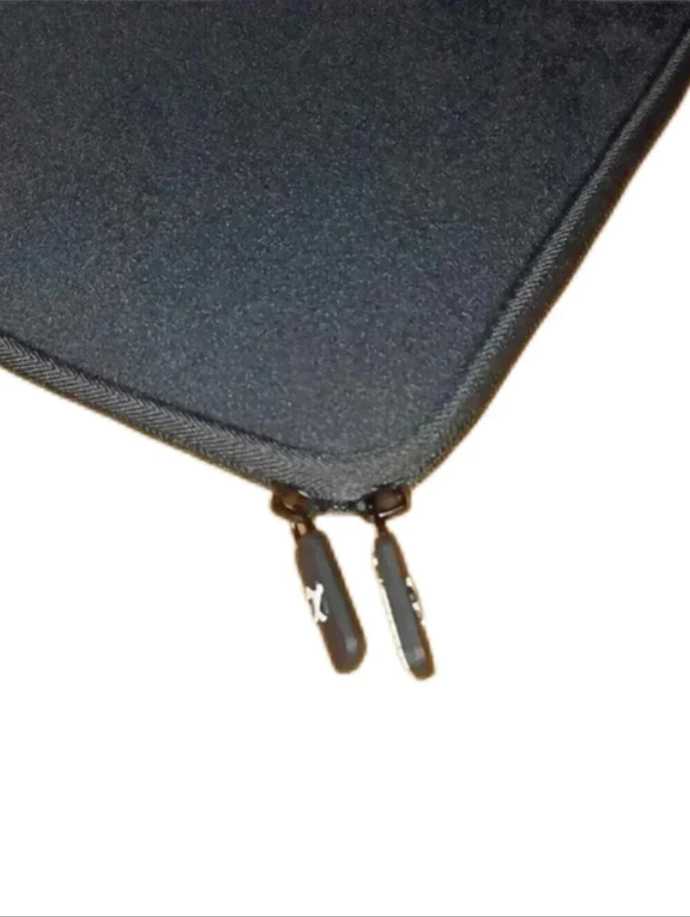 > Brand new Gateway 15.6 carrying case for laptop.